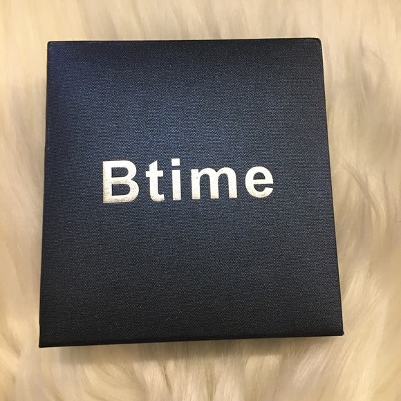 NWT!!! Colorful Flower Shaped Necklace - Picture 4 of 5